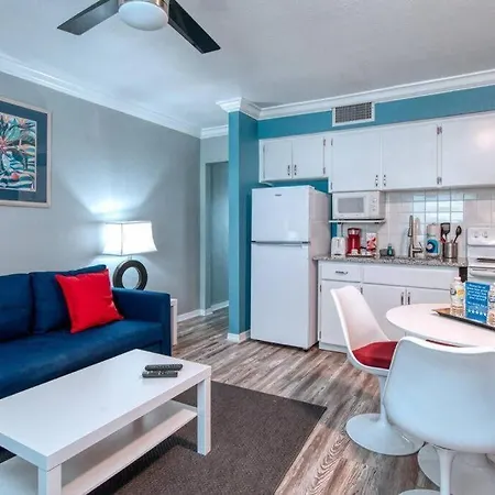 Sunset Beach Suites At Madeira Beach! Pet Friendly With Summer Breezes! - Suite 6